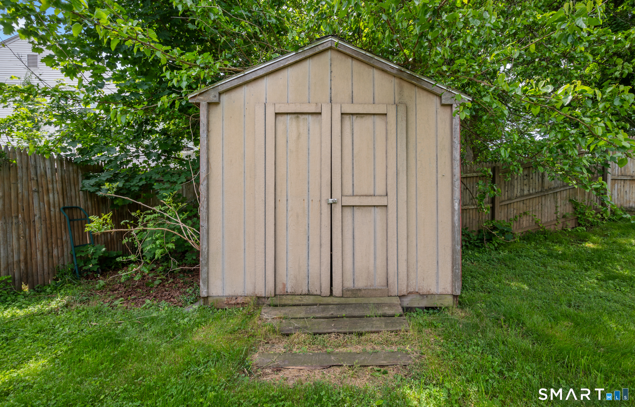 4 Waddell Road Manchester CT 06040