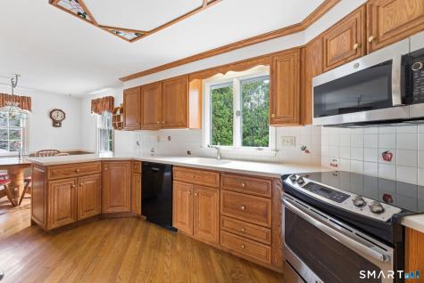 3 Lenora Drive Simsbury CT 06092