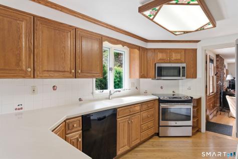3 Lenora Drive Simsbury CT 06092