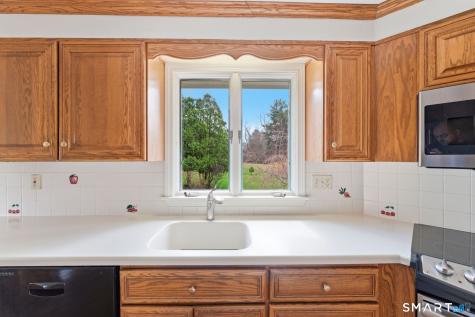 3 Lenora Drive Simsbury CT 06092