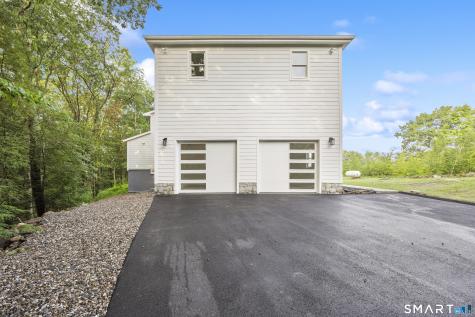 3 Boulder Creek Road Newtown CT 06470
