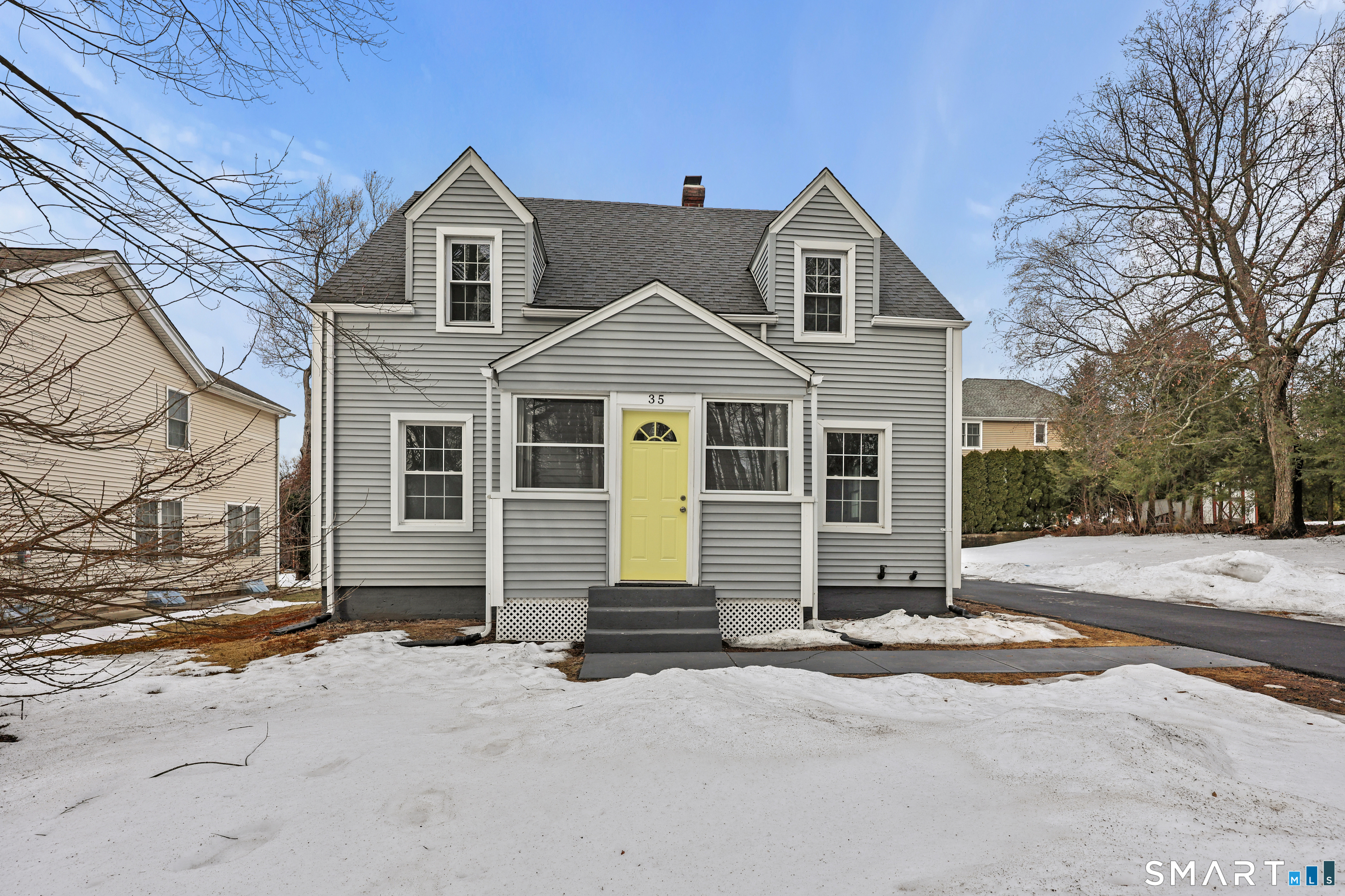 35 Kingston Street Wethersfield CT 06109