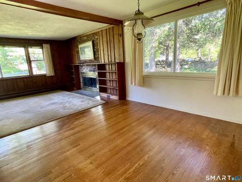 9 Apple Lane Redding CT 06896