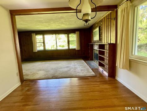 9 Apple Lane Redding CT 06896