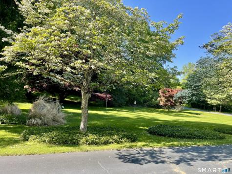 9 Apple Lane Redding CT 06896