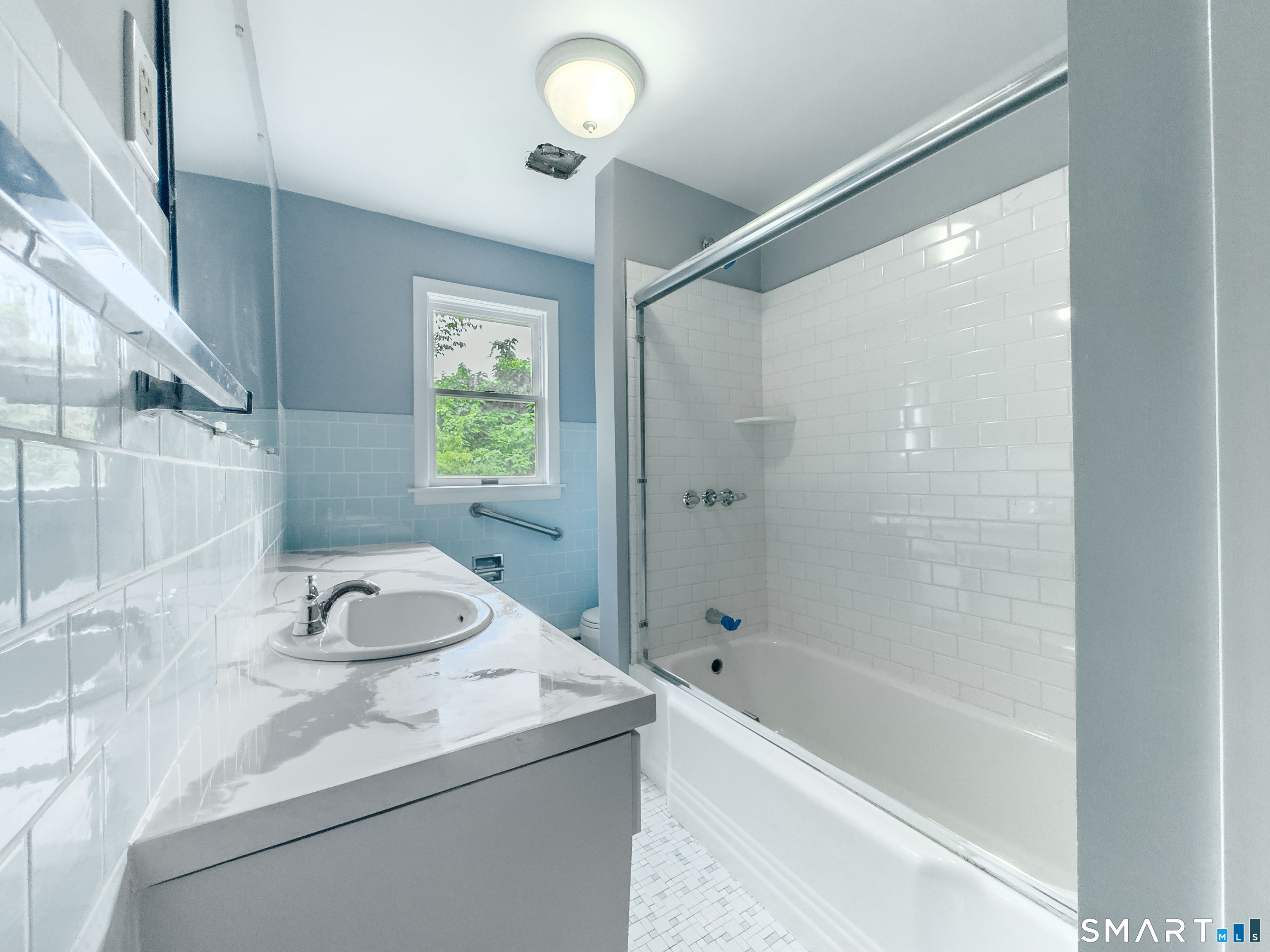 81 Esther Avenue Waterbury CT 06708