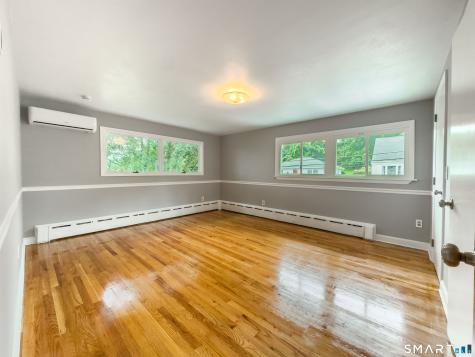 81 Esther Avenue Waterbury CT 06708
