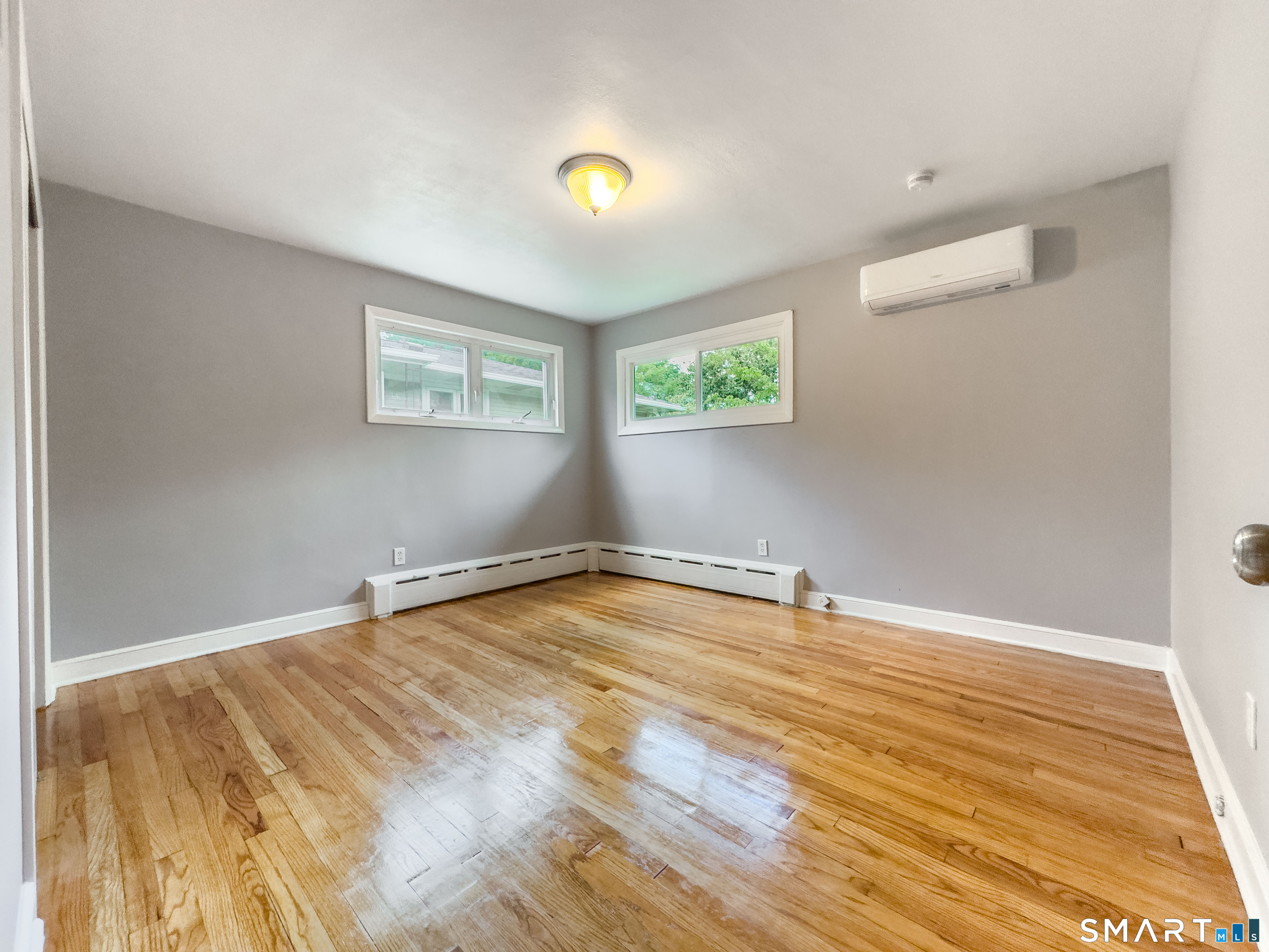81 Esther Avenue Waterbury CT 06708