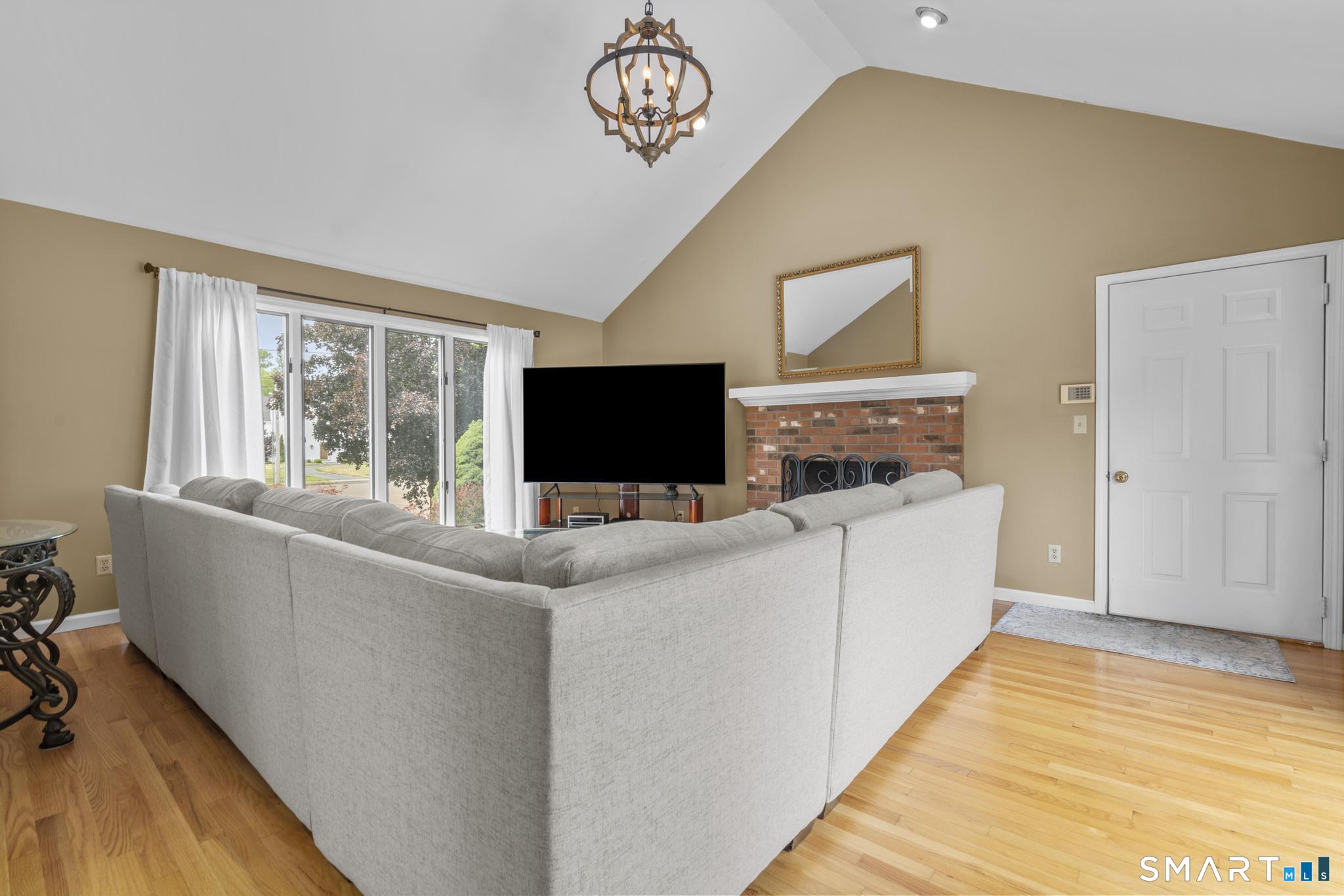 32 Justine Drive North Haven CT 06473