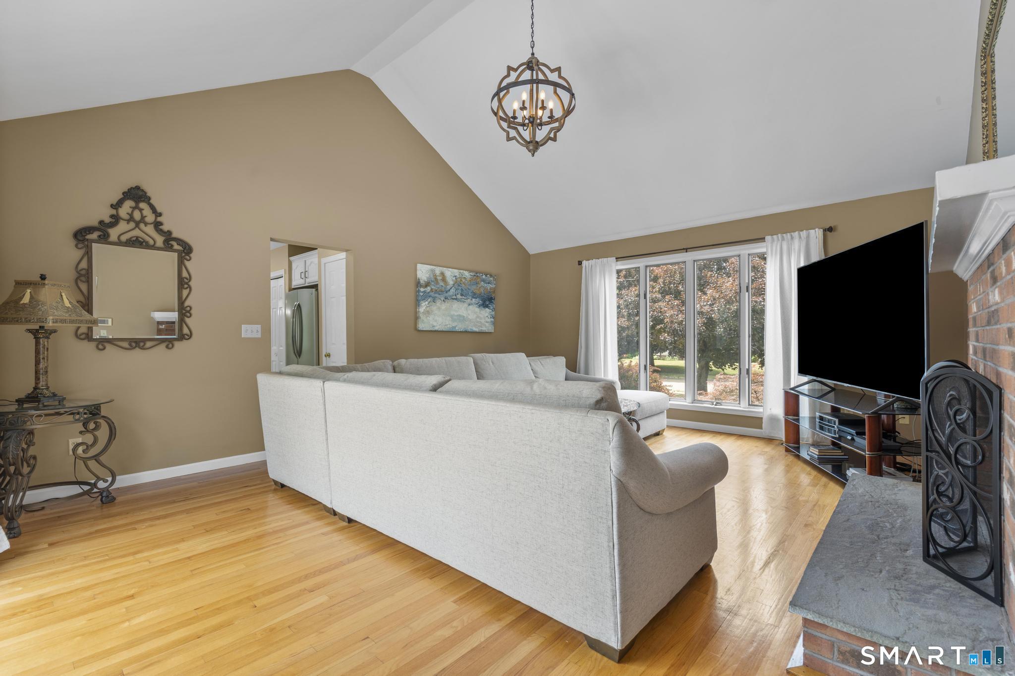 32 Justine Drive North Haven CT 06473