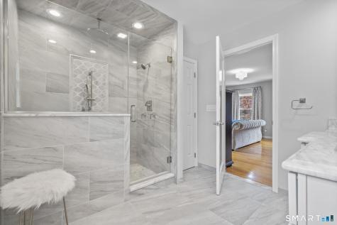 32 Justine Drive North Haven CT 06473
