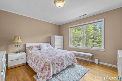 32 Justine Drive North Haven CT 06473