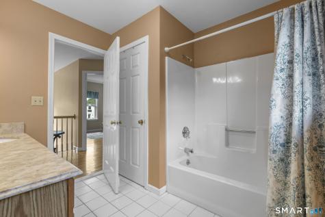 32 Justine Drive North Haven CT 06473
