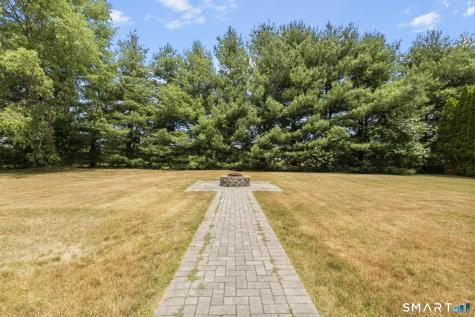 32 Justine Drive North Haven CT 06473