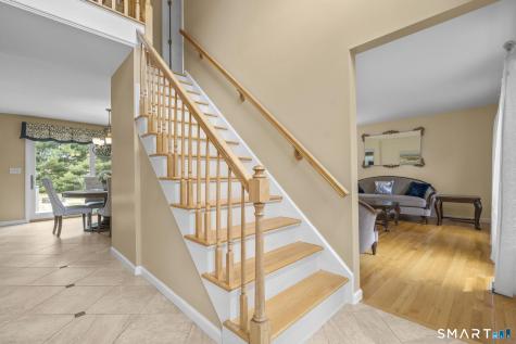 32 Justine Drive North Haven CT 06473