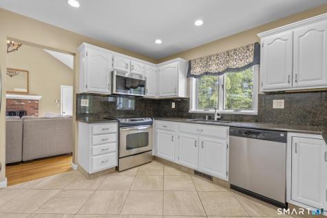 32 Justine Drive North Haven CT 06473