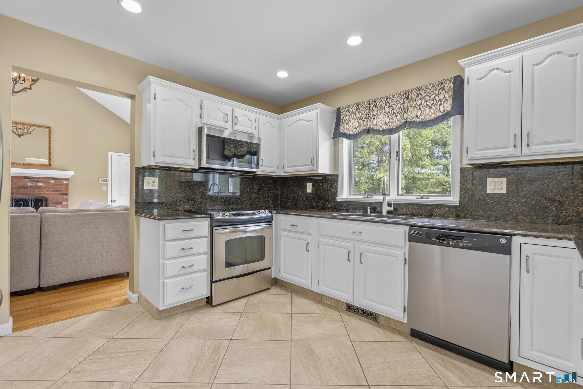 32 Justine Drive North Haven CT 06473