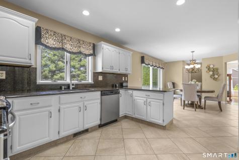 32 Justine Drive North Haven CT 06473