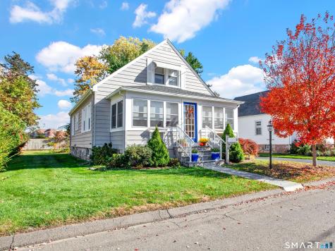 6 Willow Road Branford CT 06405
