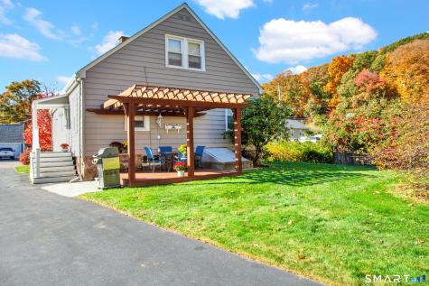6 Willow Road Branford CT 06405