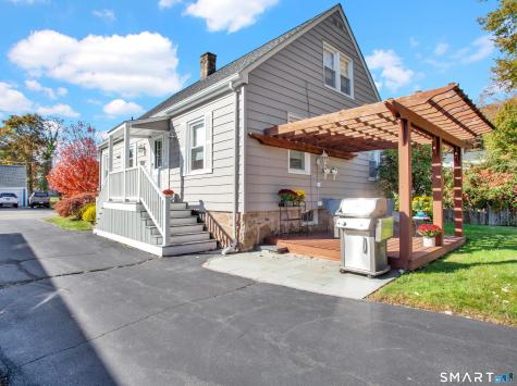 6 Willow Road Branford CT 06405