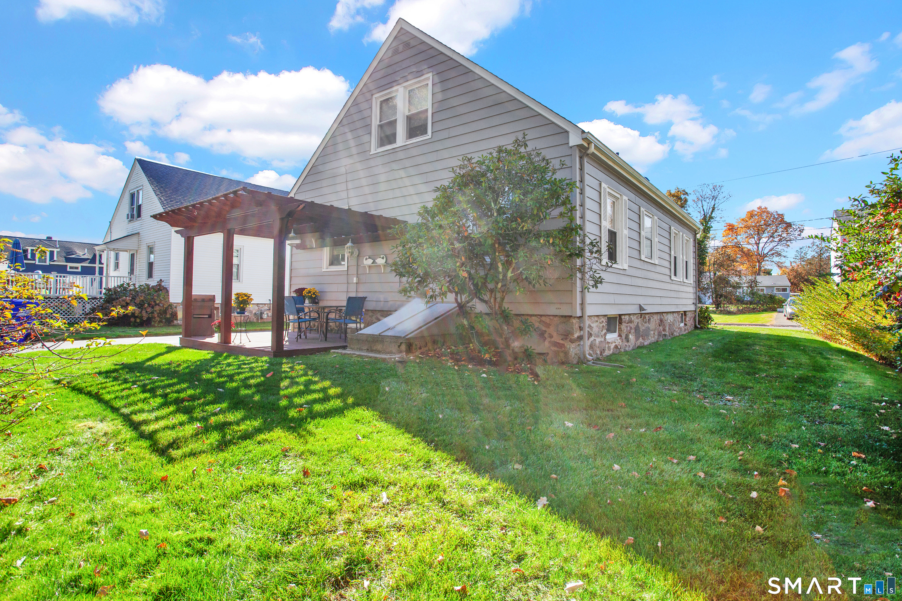 6 Willow Road Branford CT 06405