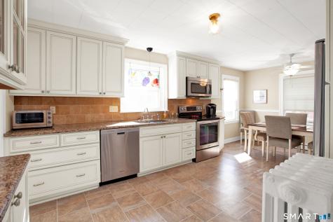 6 Willow Road Branford CT 06405
