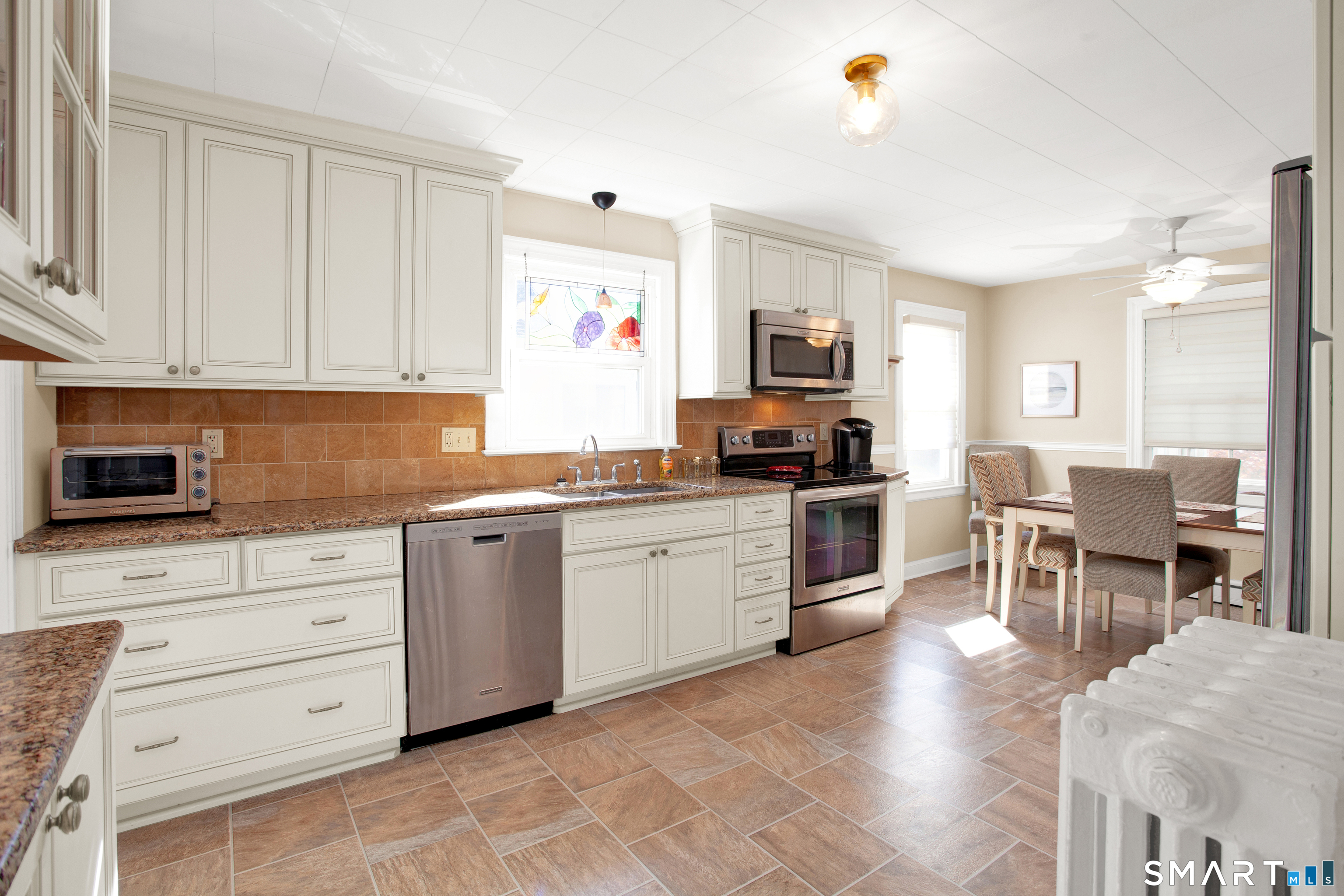 6 Willow Road Branford CT 06405