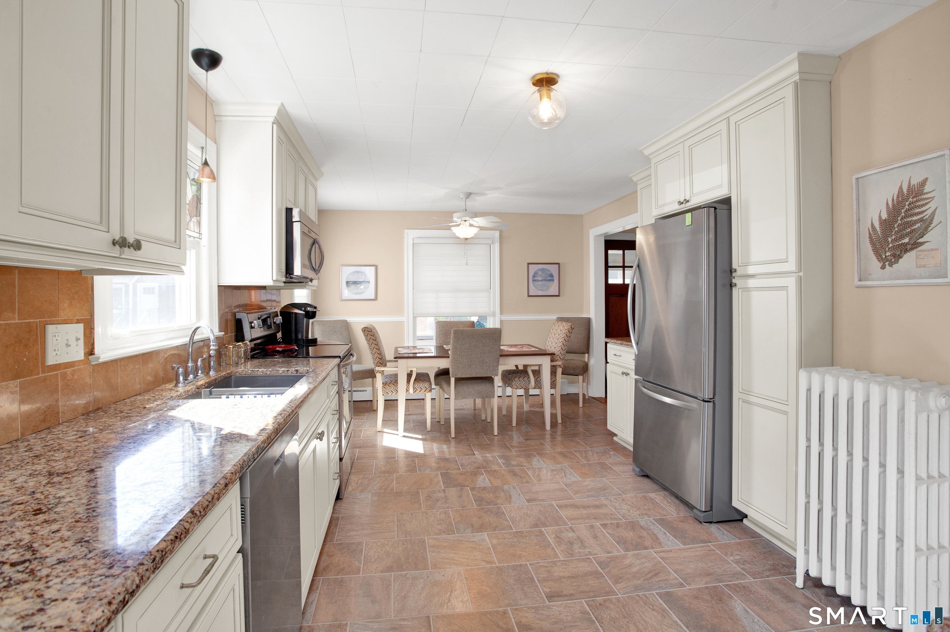 6 Willow Road Branford CT 06405