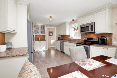6 Willow Road Branford CT 06405