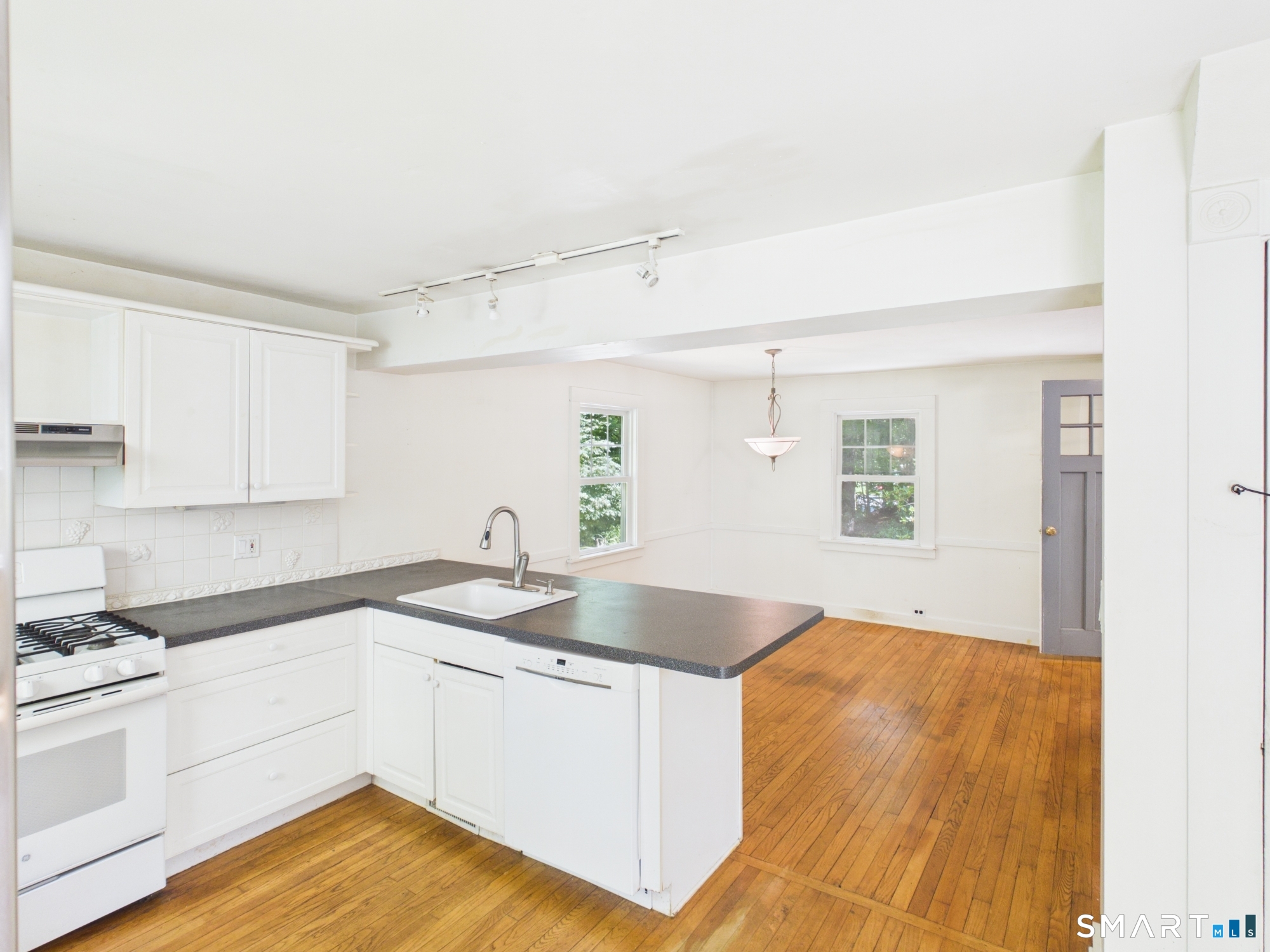 32 Liberty Street Madison CT 06443