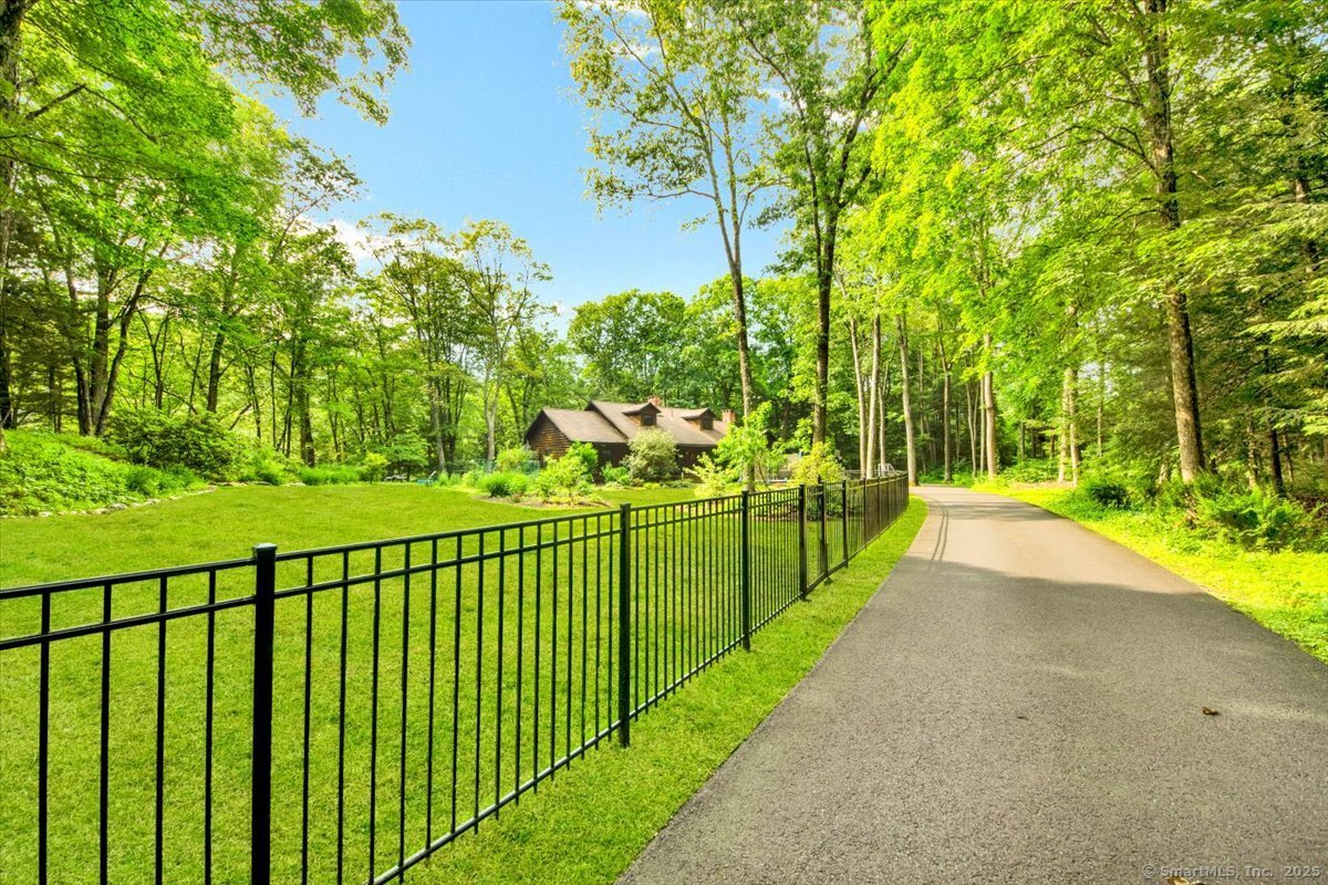 7 Plantation Court Bethel CT 06801