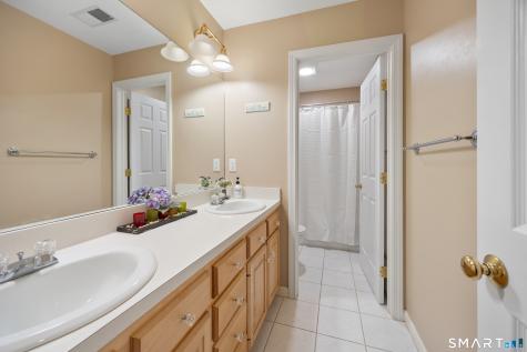 106 Stonecroft Lane Coventry CT 06238