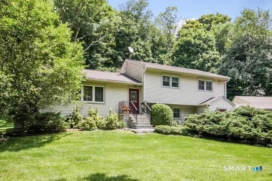 16 Sherwood Road Ridgefield CT 06877