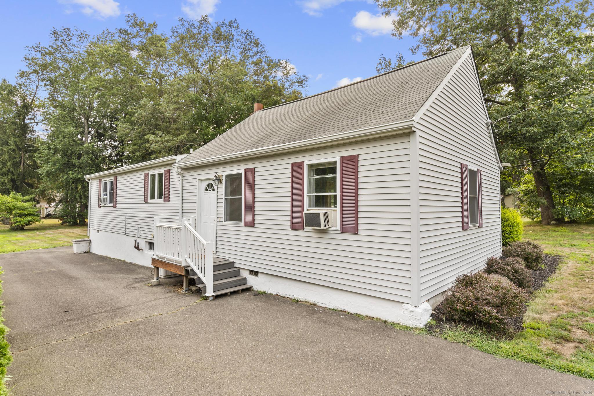 40 Woodland Avenue North Haven CT 06473