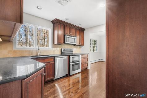 8 Woodlawn Drive Bethel CT 06801
