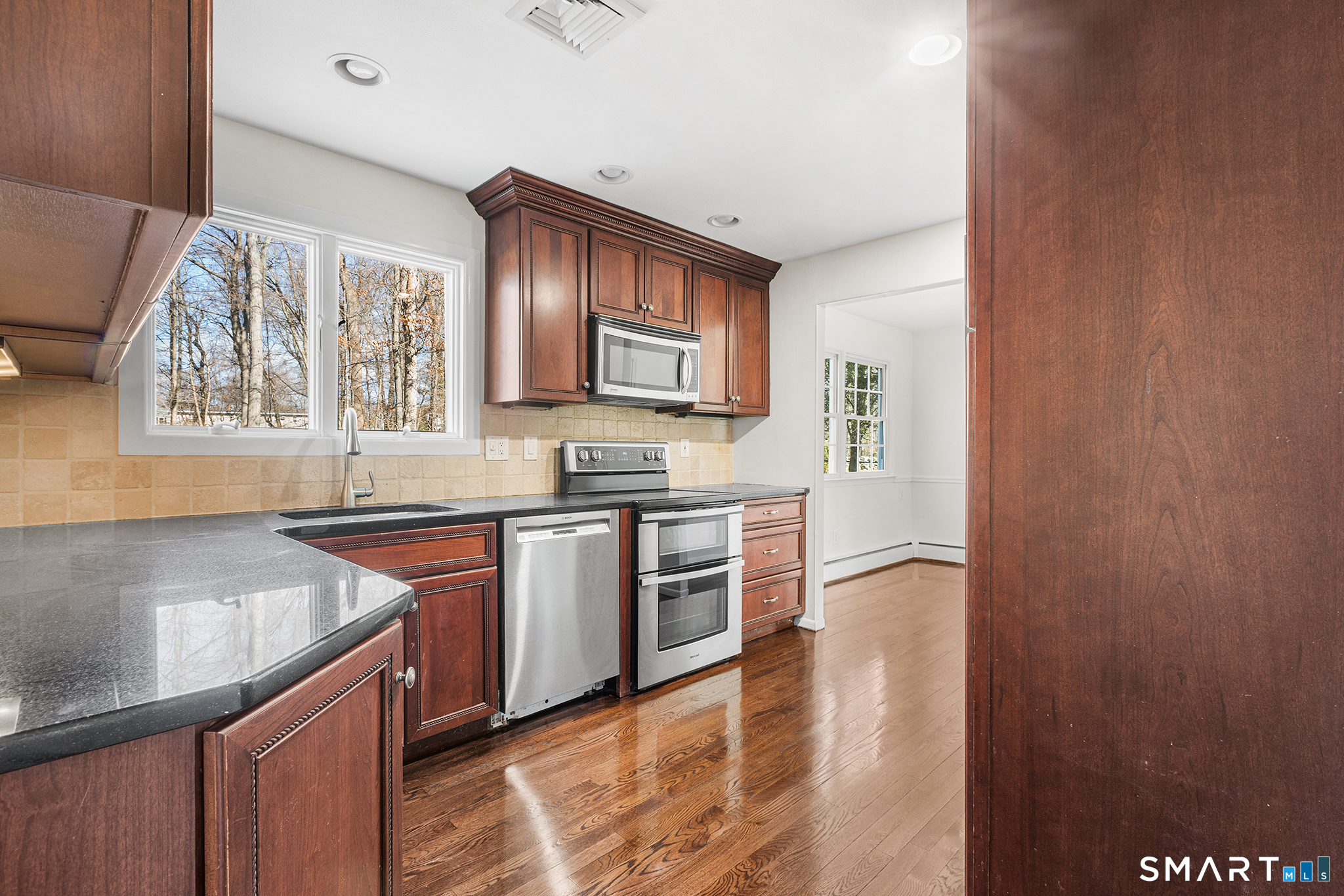 8 Woodlawn Drive Bethel CT 06801