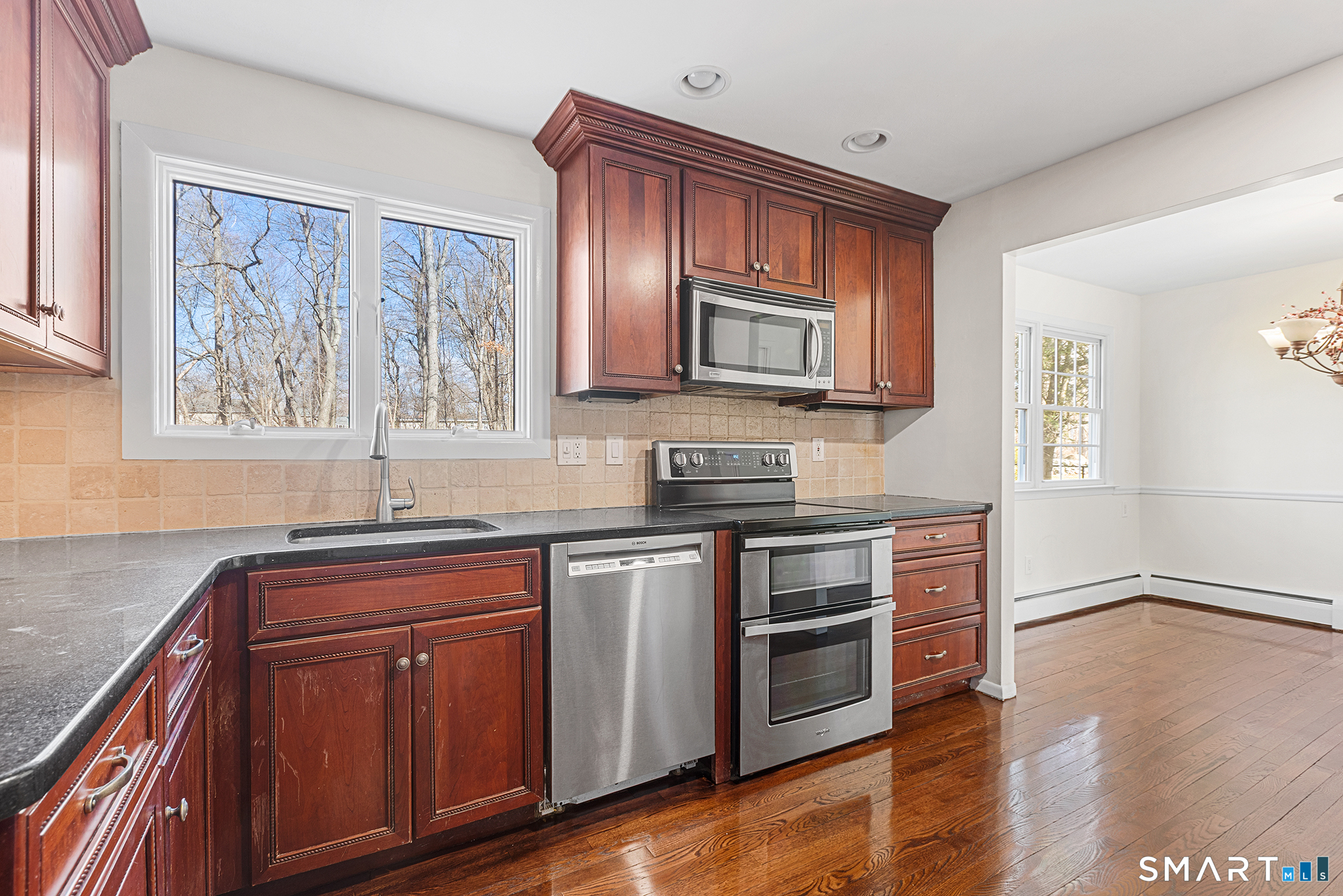 8 Woodlawn Drive Bethel CT 06801