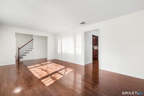 8 Woodlawn Drive Bethel CT 06801