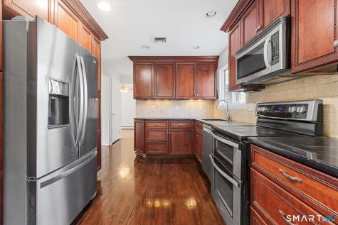 8 Woodlawn Drive Bethel CT 06801