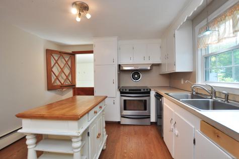 10 Foothills Way Bloomfield CT 06002