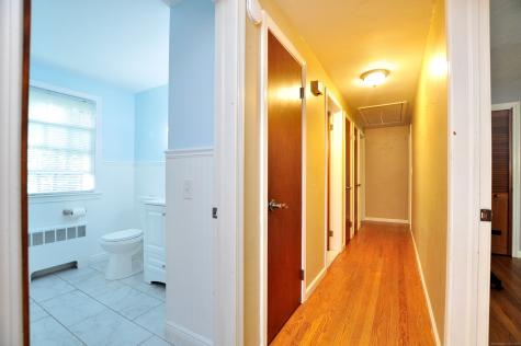 10 Foothills Way Bloomfield CT 06002