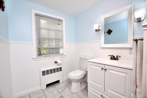 10 Foothills Way Bloomfield CT 06002