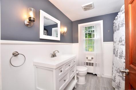 10 Foothills Way Bloomfield CT 06002