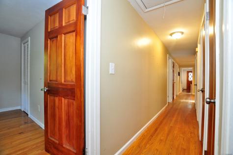 10 Foothills Way Bloomfield CT 06002