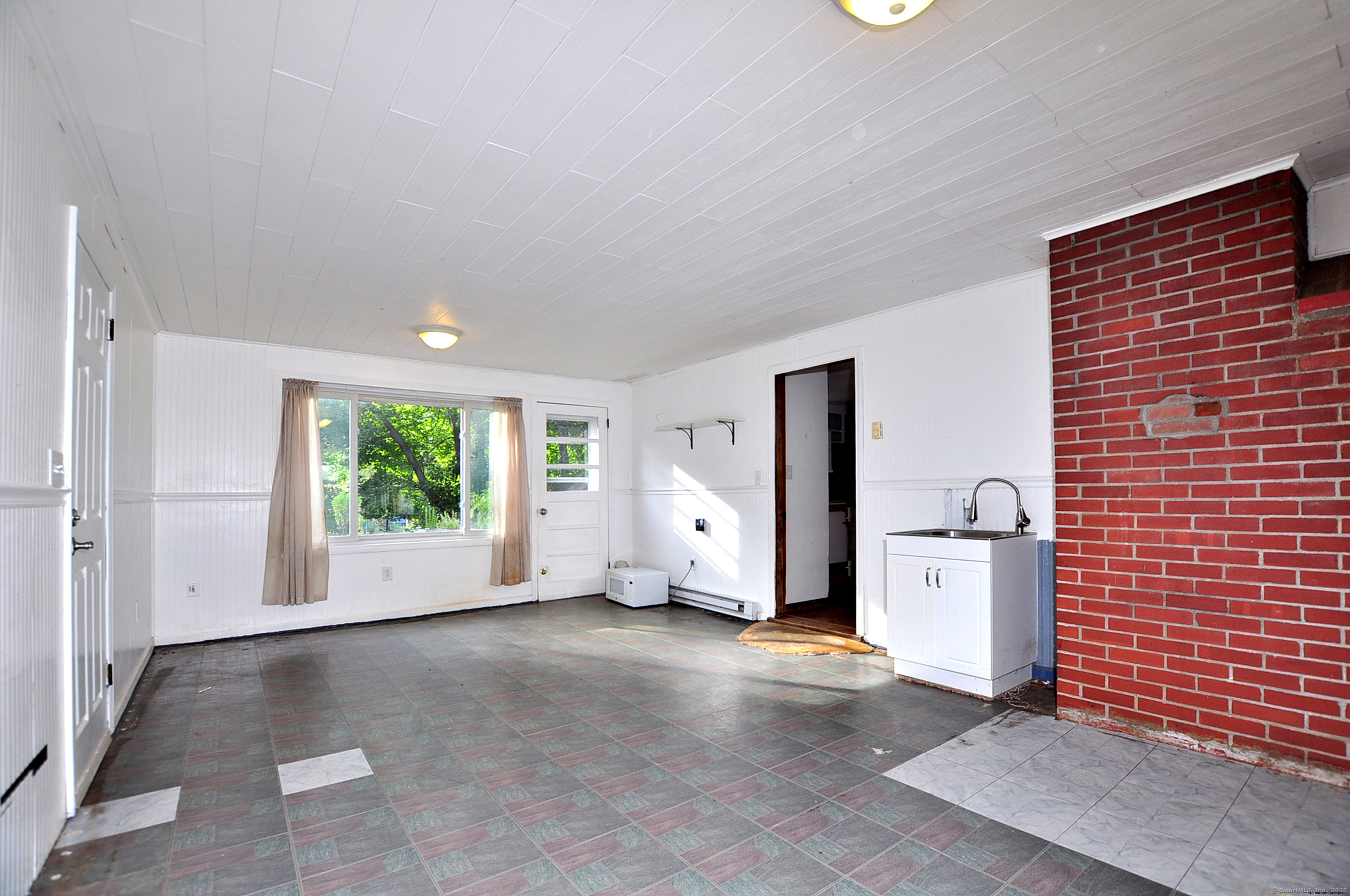 10 Foothills Way Bloomfield CT 06002