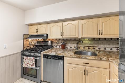 34 Pilgrim Trail Woodbury CT 06798