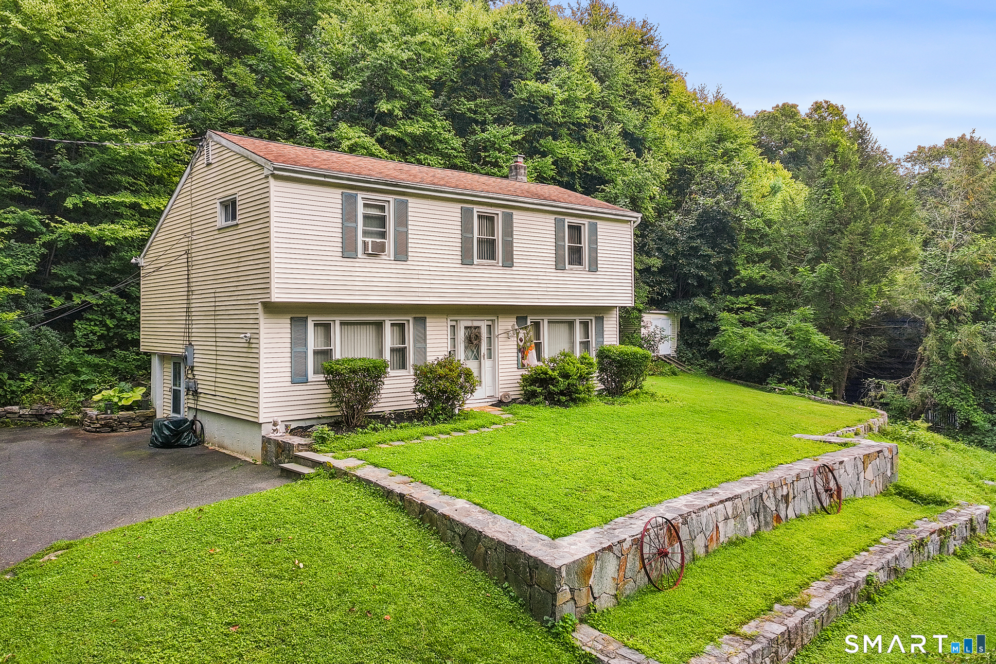 34 Pilgrim Trail Woodbury CT 06798