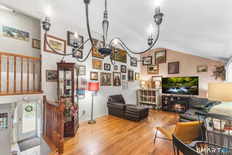 34 Pilgrim Trail Woodbury CT 06798