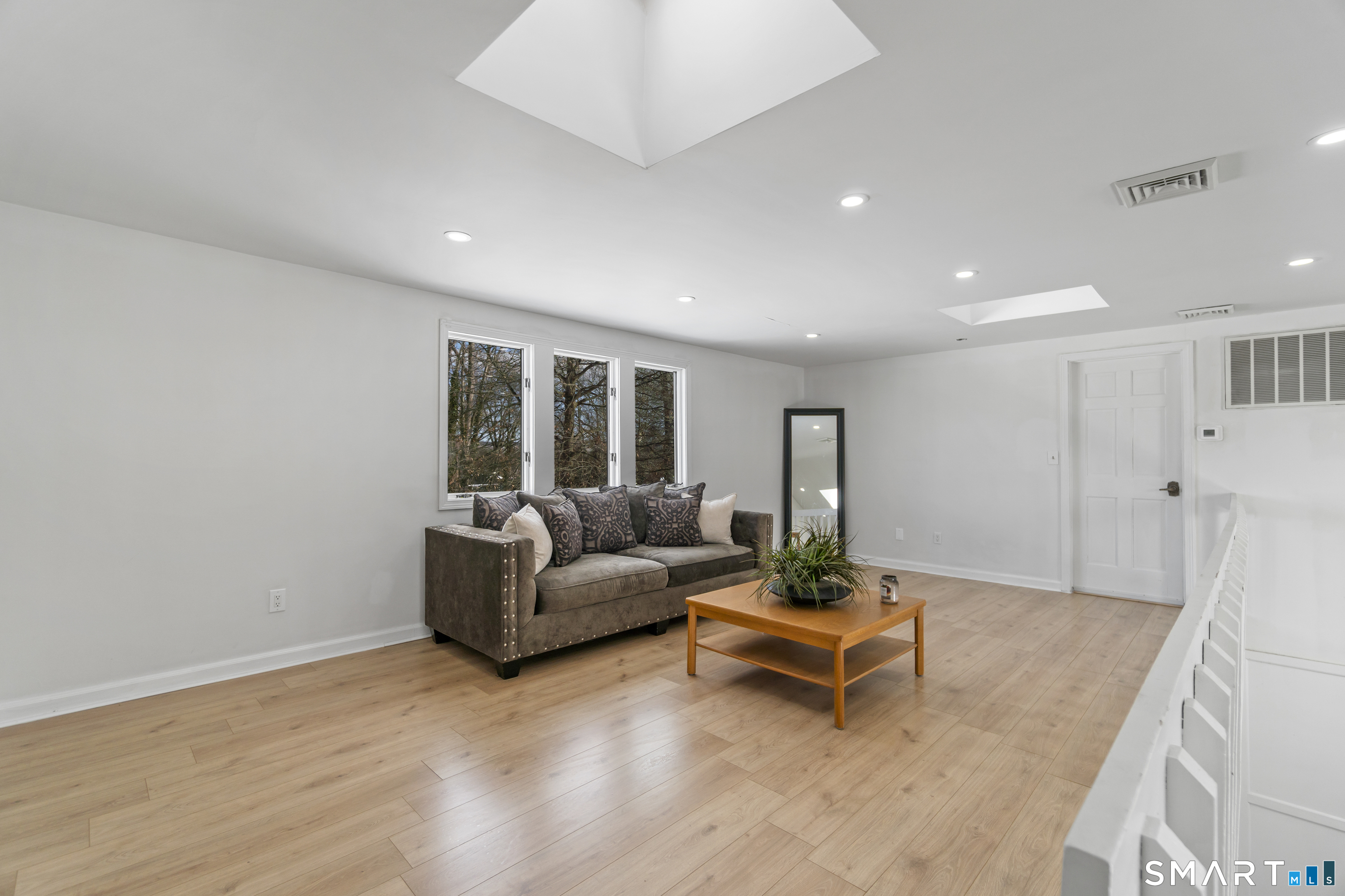 25 Zack Lane Bristol CT 06010